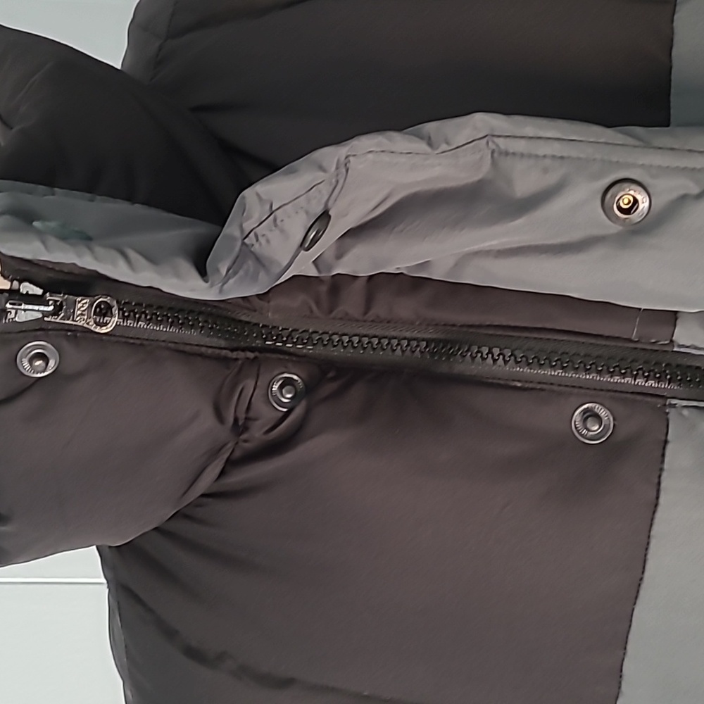 Columbia Black and Green Puffer Vest - Picture 5 of 12